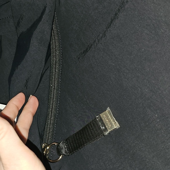 Lululemon On My Level Barrel Duffle!! BLK/GOLD! Nwts, Beautiful Bag!! - Picture 7 of 13